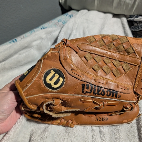 Wilson Brown Baseball Glove - Picture 1 of 6
